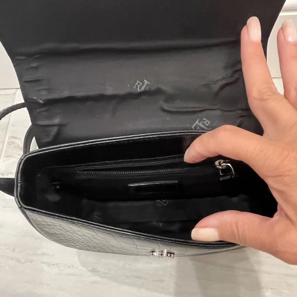 Ralph Lauren reptile embossed leather shoulder bag in black - Picture 3 of 4